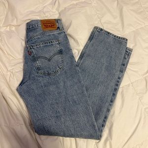 Levi’s Low Pro Straight Jeans Size 25